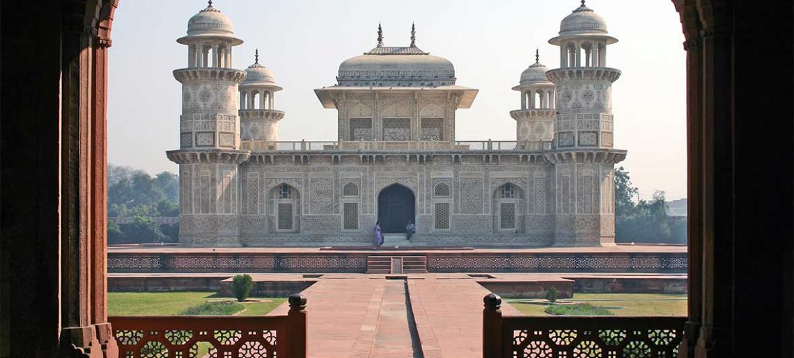 Delhi – Agra
